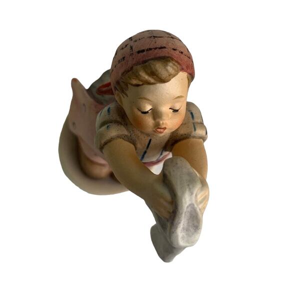 Vintage 1987 Hummel Goebel #283 Clothes Washing Day Collectible Ceramic Figurine - Picture 5 of 6
